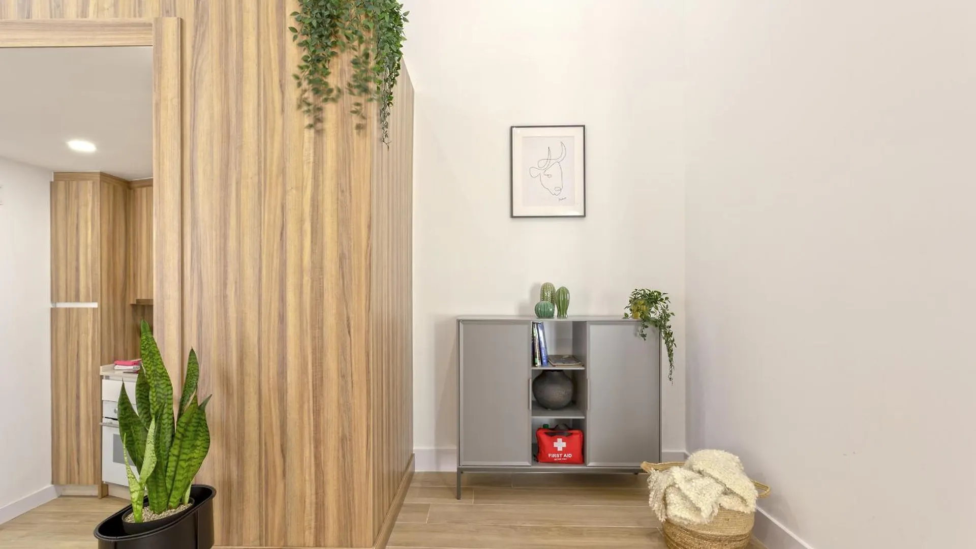 -Malagasunapts- Citycenter Spacious Studio Lägenhet